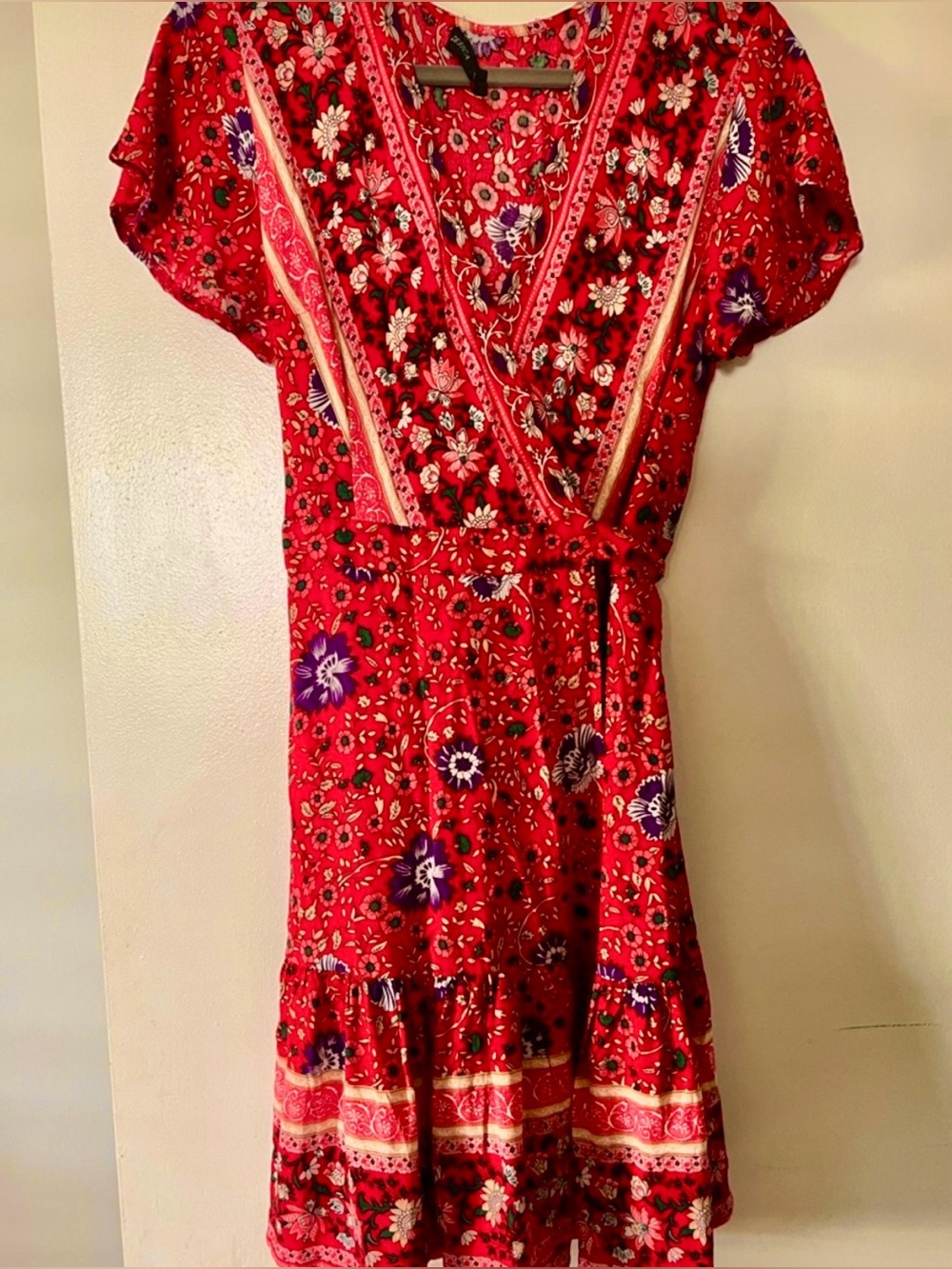 Zesica Red Floral Wrap Mini Dress Ruffle Hem Boho Size L - Picture 2 of 5